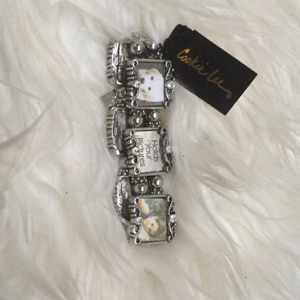 A Bracelet that holds photos